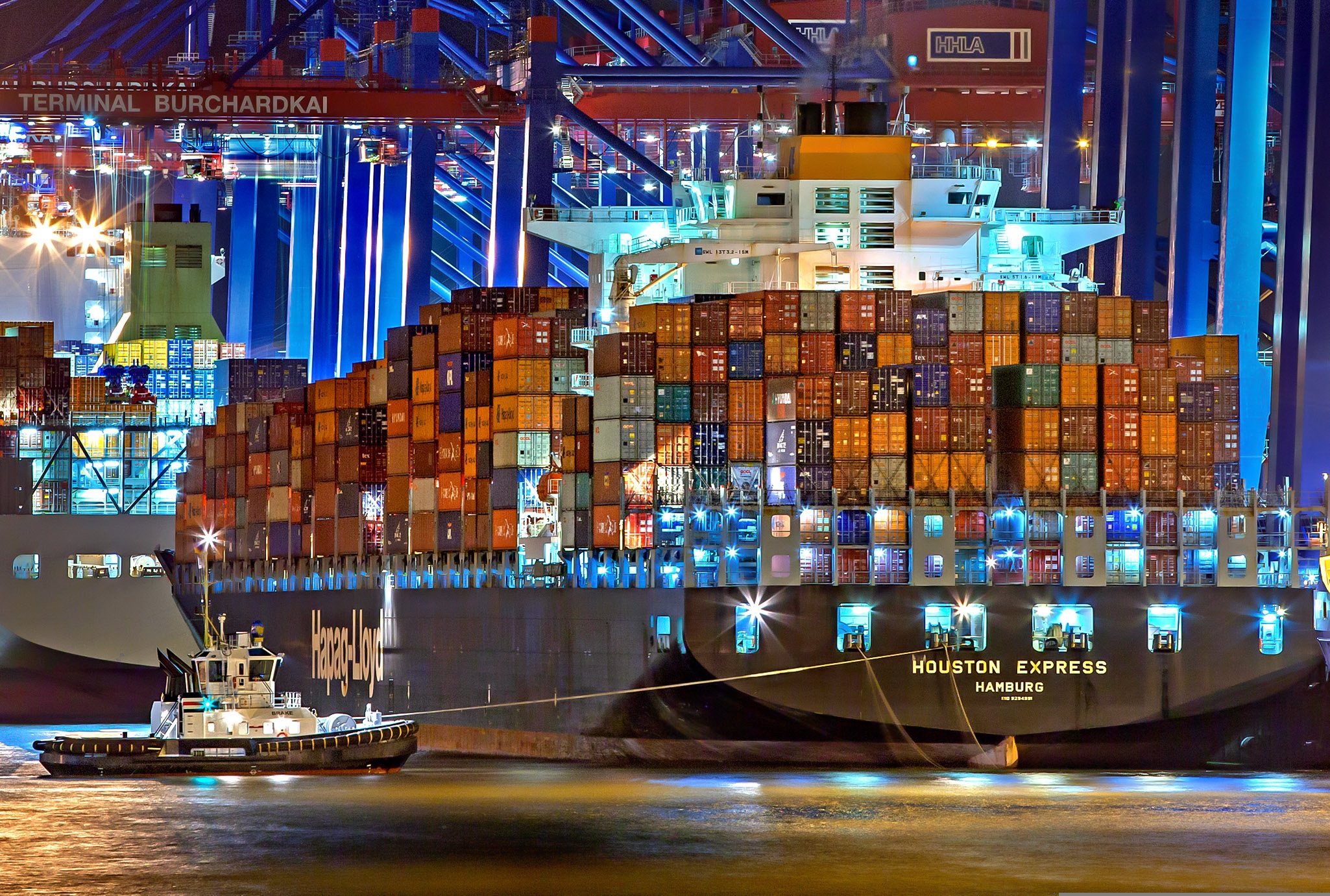 Logistyka portowa a koszt transportu maszyn z USA