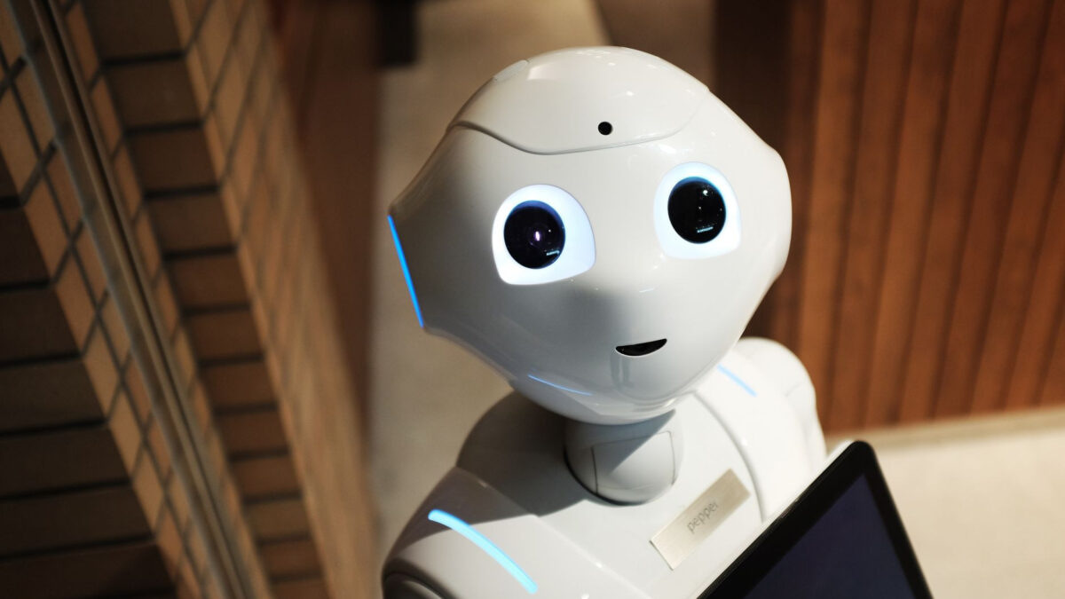 Linie lotnicze blokują przewóz humanoidalnych robotów – co to oznacza dla pasażerów?
